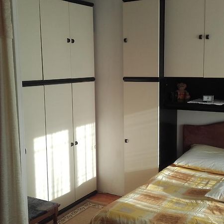 غييكا Apartment Moni المظهر الخارجي الصورة