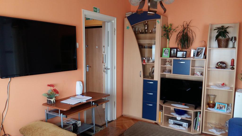 غييكا Apartment Moni المظهر الخارجي الصورة