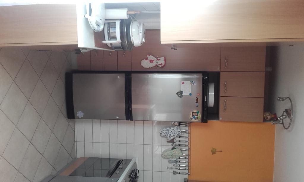 غييكا Apartment Moni المظهر الخارجي الصورة